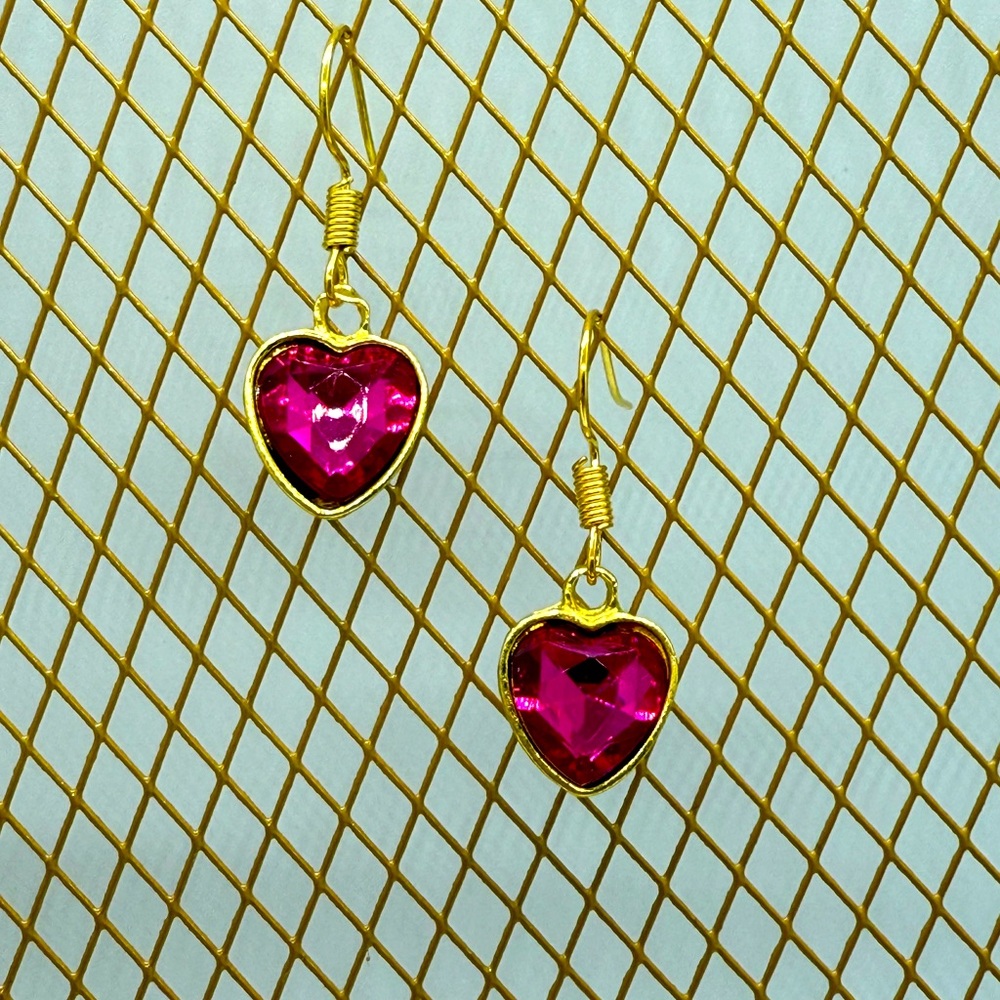 Gold Heart-Shaped Pink Crystal Dangle Earrings – New